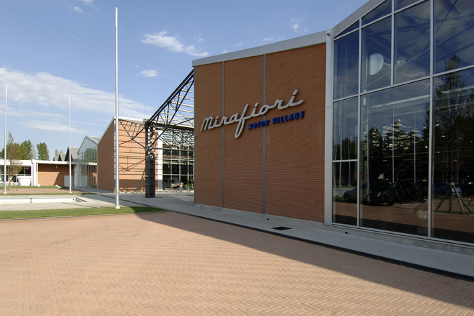 Adv leo-burnett per motor village